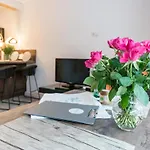 Emhues Apartment *